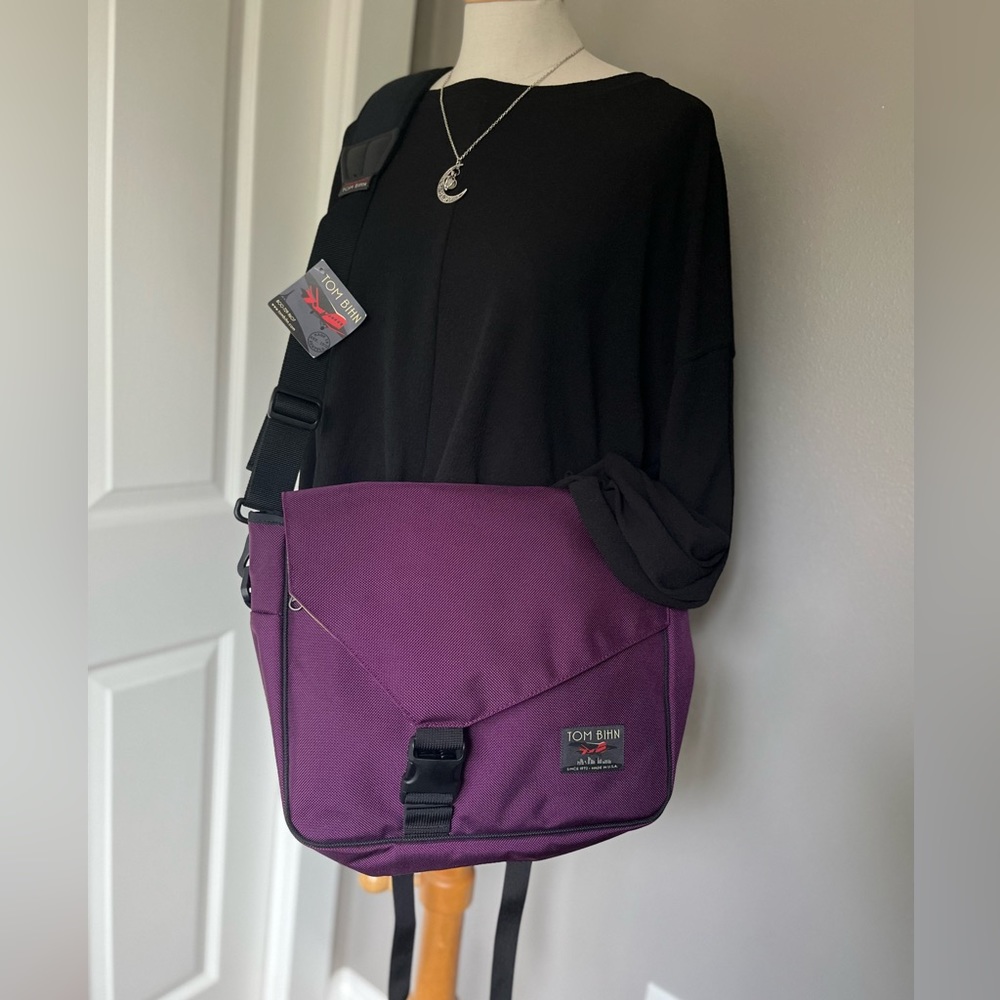 NWT Tom Bihn Messenger Bag -Made in Seattle-